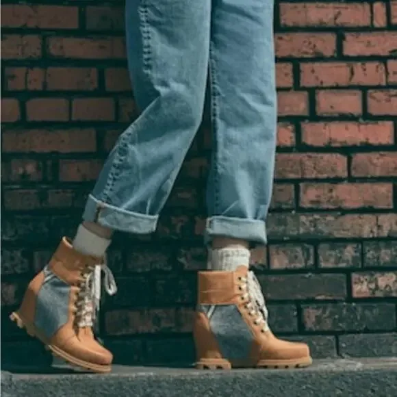 Sorel Joan of Arctic Wedge III Lexie Bootie Tan Nubuck Ankle Boots